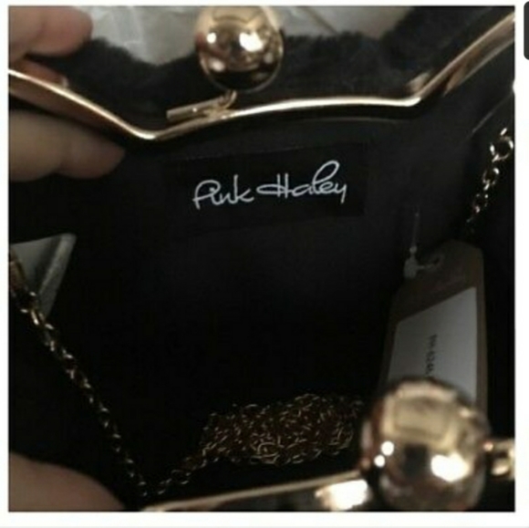 Black Faux Fur Kitty Kat clutch/Crossbody bag🐈 - Picture 5 of 8